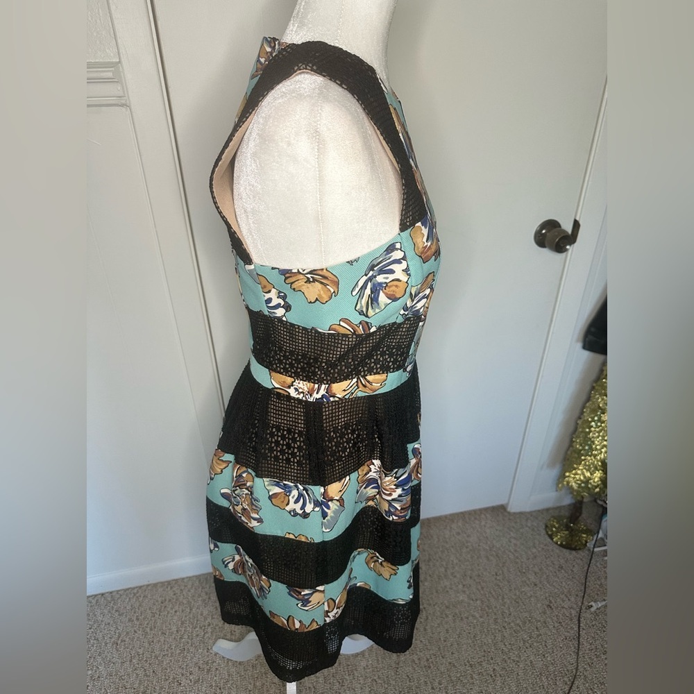 BCBGMaxAzria Black and light blue Lace Dress size size 6 - Picture 8 of 11
